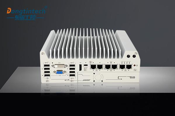 東田嵌入式無風扇工控機.png 東田嵌入式無風扇工控機.png