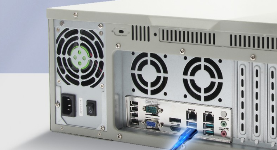 該工控機(jī)端口豐富,擴(kuò)展性強(qiáng),可外接多種設(shè)備,滿足客戶多種需求。 該工控機(jī)端口豐富,擴(kuò)展性強(qiáng),可外接多種設(shè)備,滿足客戶多種需求。